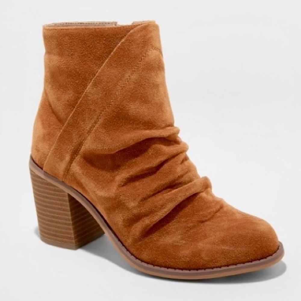 NWT Universal Thread ‘Liddie’ Slouchy Block Heel Ankle Boots in “Cognac” Size 11